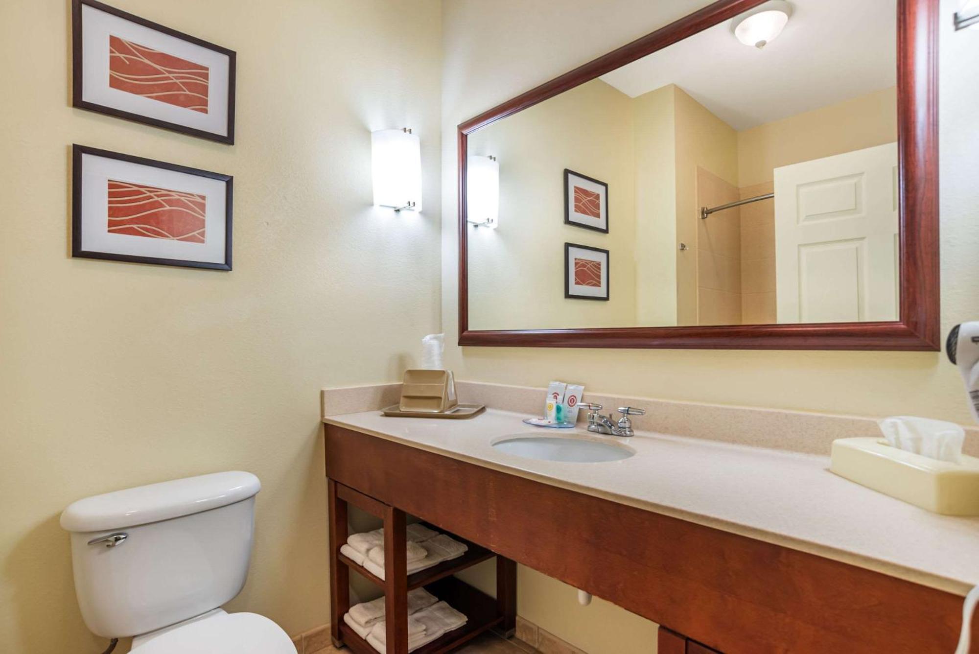 Comfort Inn & Suites Crestview Esterno foto