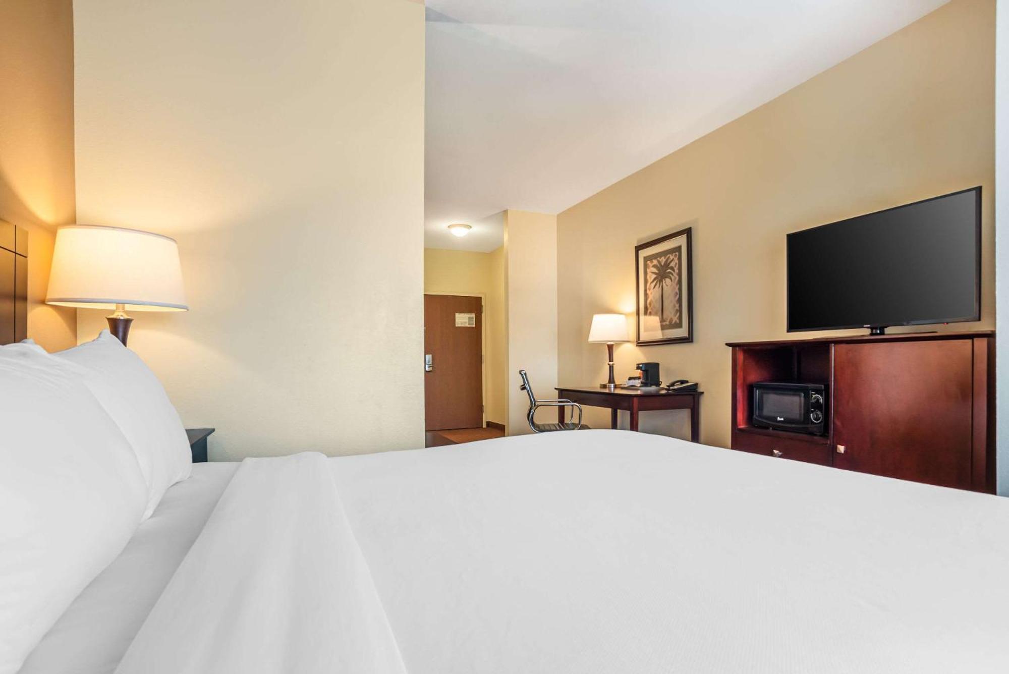 Comfort Inn & Suites Crestview Esterno foto